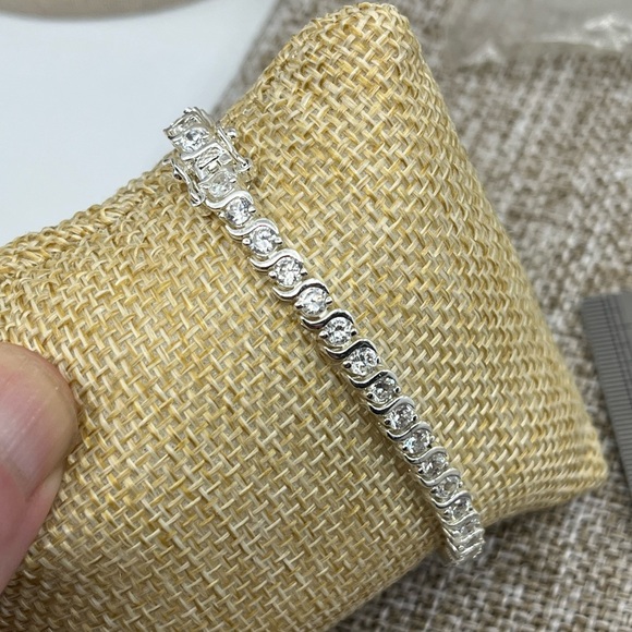 Vintage 7” Sterling Silver CZ Tennis Bracelet – Timeless Sparkle - Picture 10 of 17